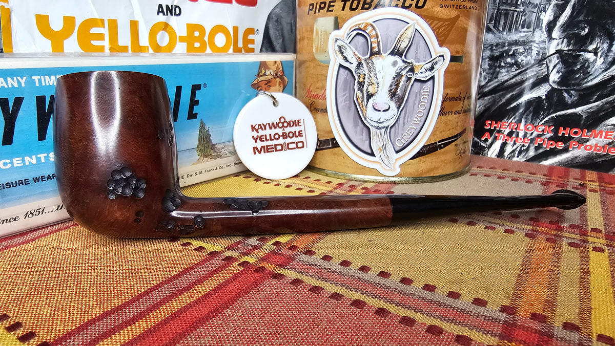 Kaywoodie Birkshire smooth briar pipe shown from the side